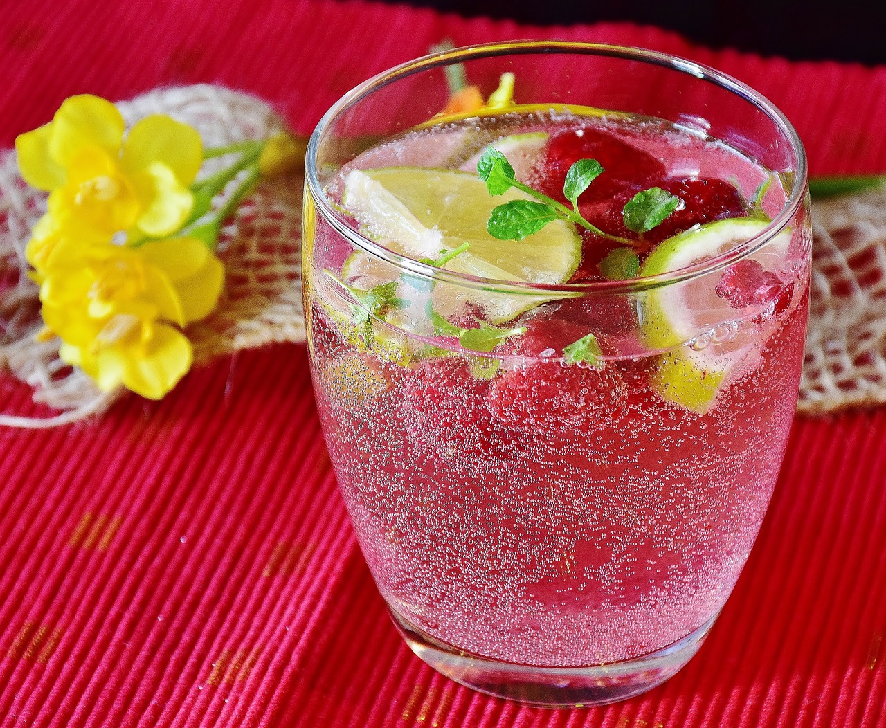 ビタミンCはいつ飲むのがいいの? 飲むタイミングと量を解説!